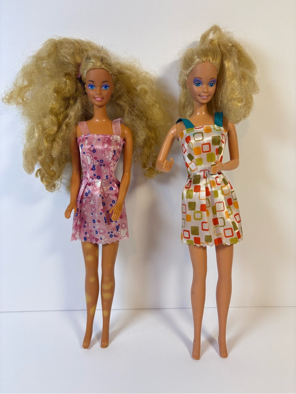 2 Vintage Barbie’s 80s 90s Mattel Barbie and the Rockers Purple Eyeshadow Flaw